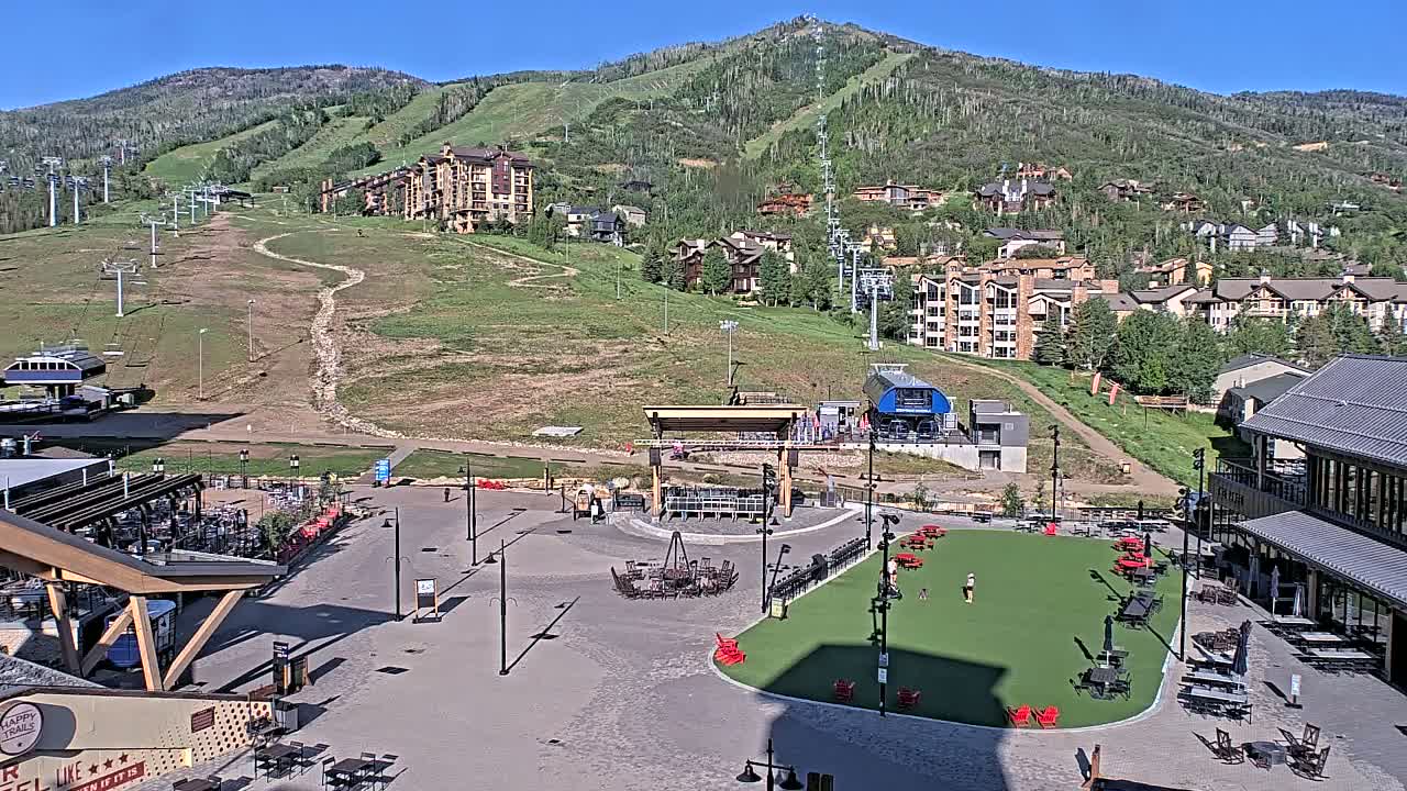Steamboat Springs Ski Village Square & Ski Slopes Live Cam - Steamboat Springs, Routt County, Colorado, USA
