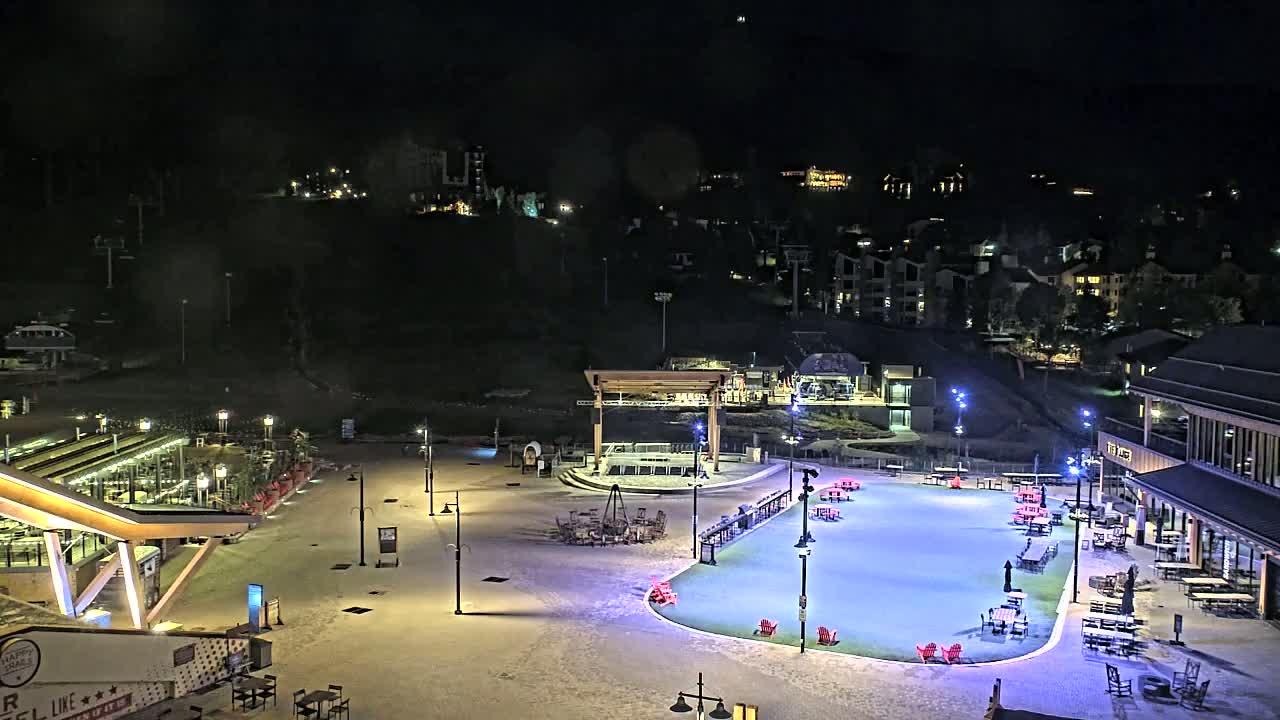 Steamboat Springs Ski Village Square & Ski Slopes Live Cam - Steamboat Springs, Routt County, Colorado, USA