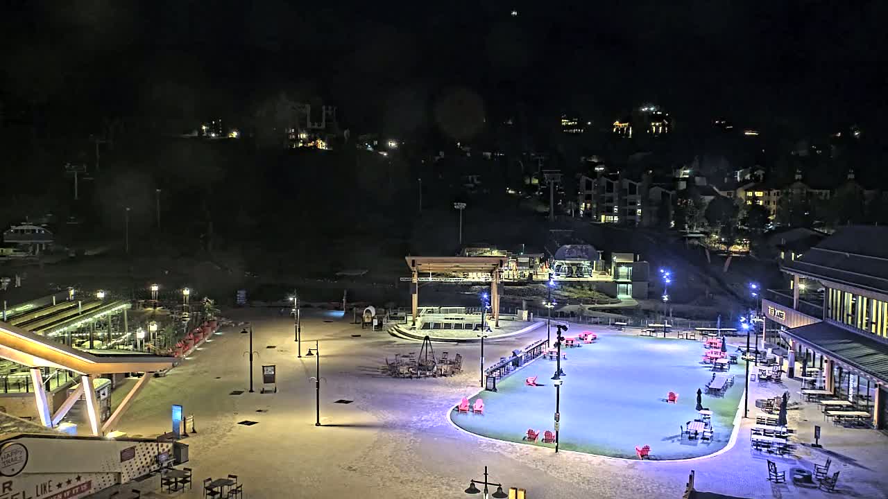 Steamboat Springs Ski Village Square & Ski Slopes Live Cam - Steamboat Springs, Routt County, Colorado, USA