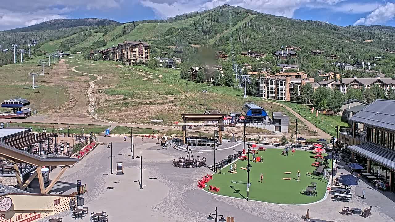 Steamboat Springs Ski Village Square & Ski Slopes Live Cam - Steamboat Springs, Routt County, Colorado, USA