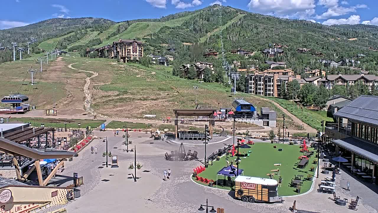 Steamboat Springs Ski Village Square & Ski Slopes Live Cam - Steamboat Springs, Routt County, Colorado, USA