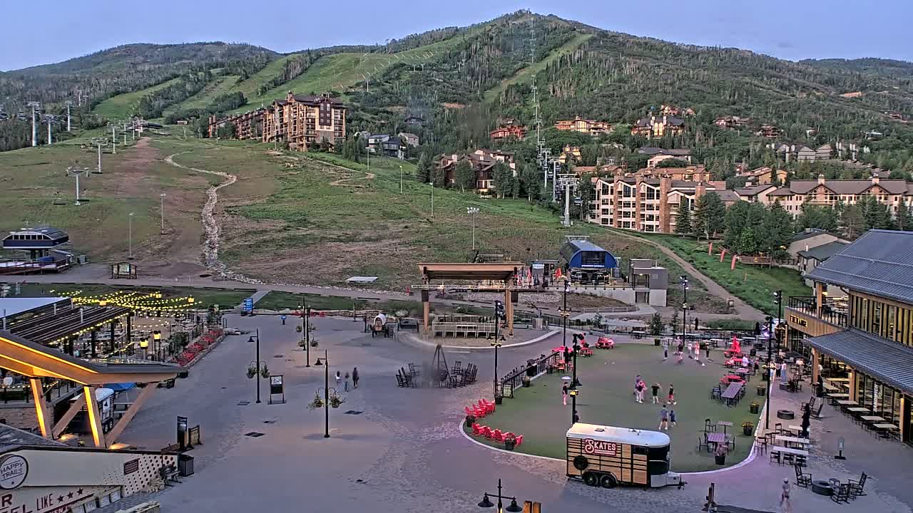 Steamboat Springs Ski Village Square & Ski Slopes Live Cam - Steamboat Springs, Routt County, Colorado, USA