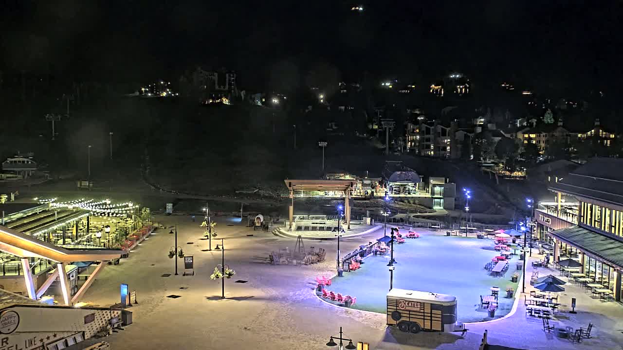 Steamboat Springs Ski Village Square & Ski Slopes Live Cam - Steamboat Springs, Routt County, Colorado, USA