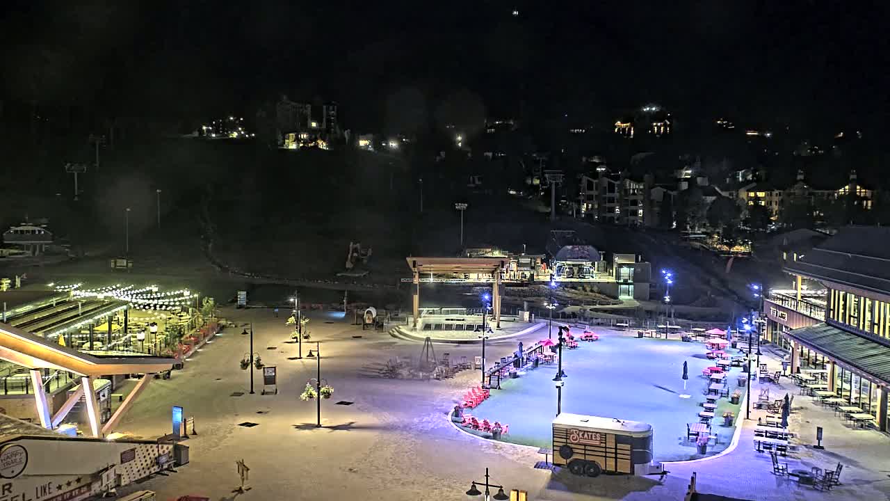 Steamboat Springs Ski Village Square & Ski Slopes Live Cam - Steamboat Springs, Routt County, Colorado, USA