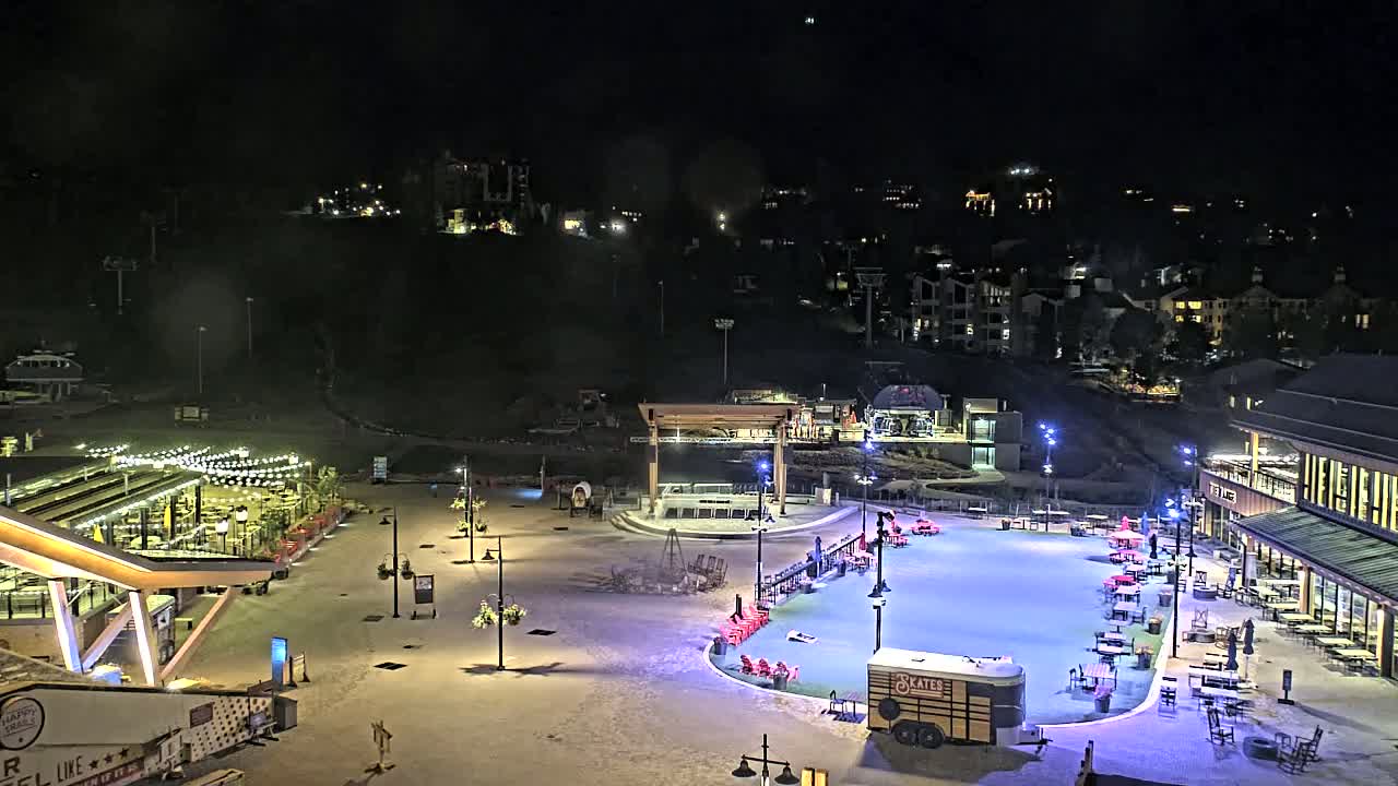Steamboat Springs Ski Village Square & Ski Slopes Live Cam - Steamboat Springs, Routt County, Colorado, USA
