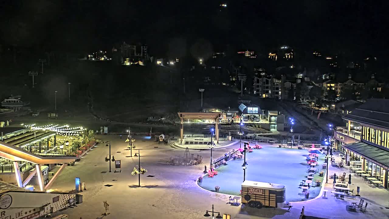 Steamboat Springs Ski Village Square & Ski Slopes Live Cam - Steamboat Springs, Routt County, Colorado, USA