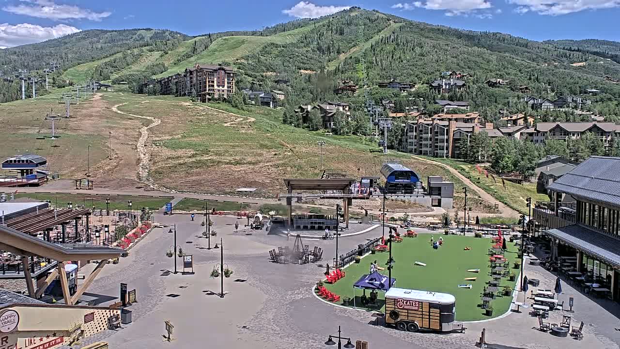 Steamboat Springs Ski Village Square & Ski Slopes Live Cam - Steamboat Springs, Routt County, Colorado, USA