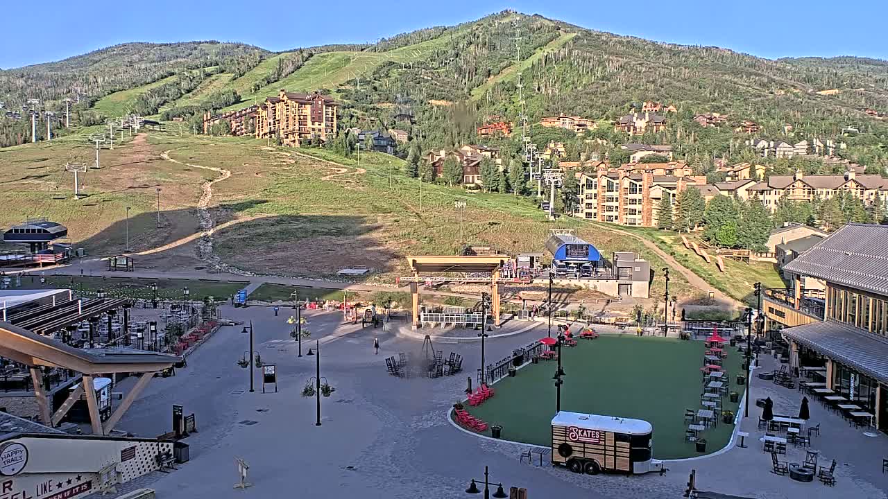 Steamboat Springs Ski Village Square & Ski Slopes Live Cam - Steamboat Springs, Routt County, Colorado, USA