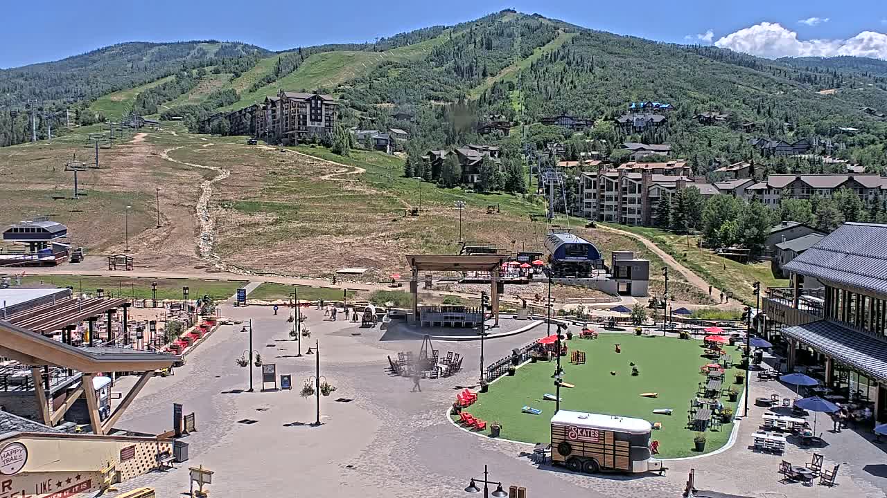 Steamboat Springs Ski Village Square & Ski Slopes Live Cam - Steamboat Springs, Routt County, Colorado, USA