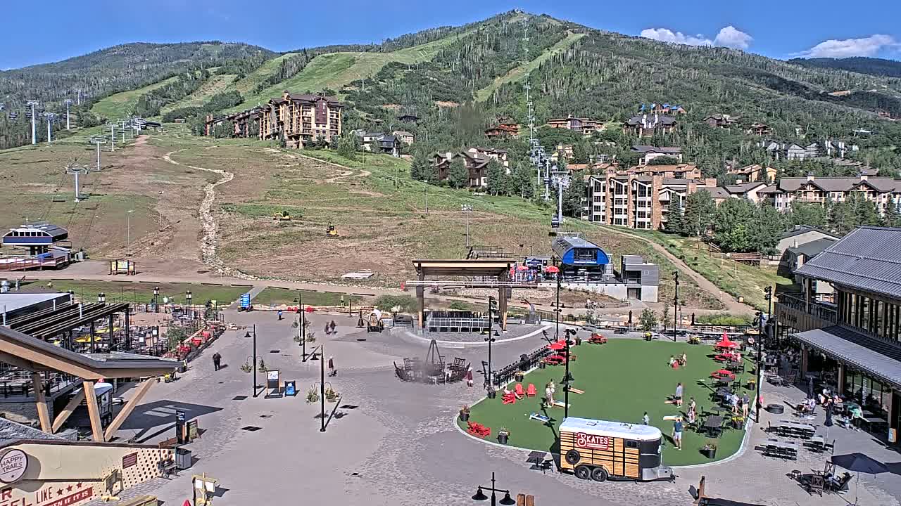 Steamboat Springs Ski Village Square & Ski Slopes Live Cam - Steamboat Springs, Routt County, Colorado, USA