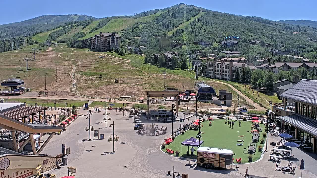 Steamboat Springs Ski Village Square & Ski Slopes Live Cam - Steamboat Springs, Routt County, Colorado, USA