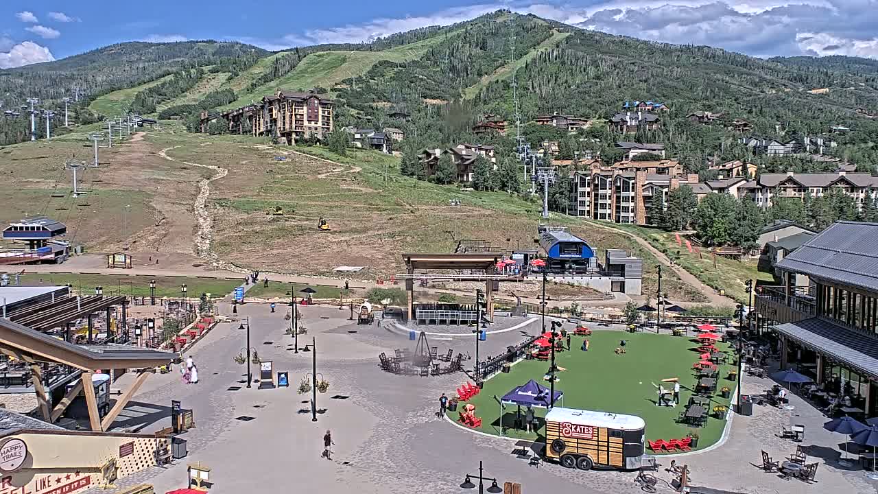 Steamboat Springs Ski Village Square & Ski Slopes Live Cam - Steamboat Springs, Routt County, Colorado, USA