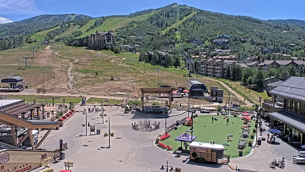 Steamboat Springs Ski Village Square & Ski Slopes Live Cam - Steamboat Springs, Routt County, Colorado, USA