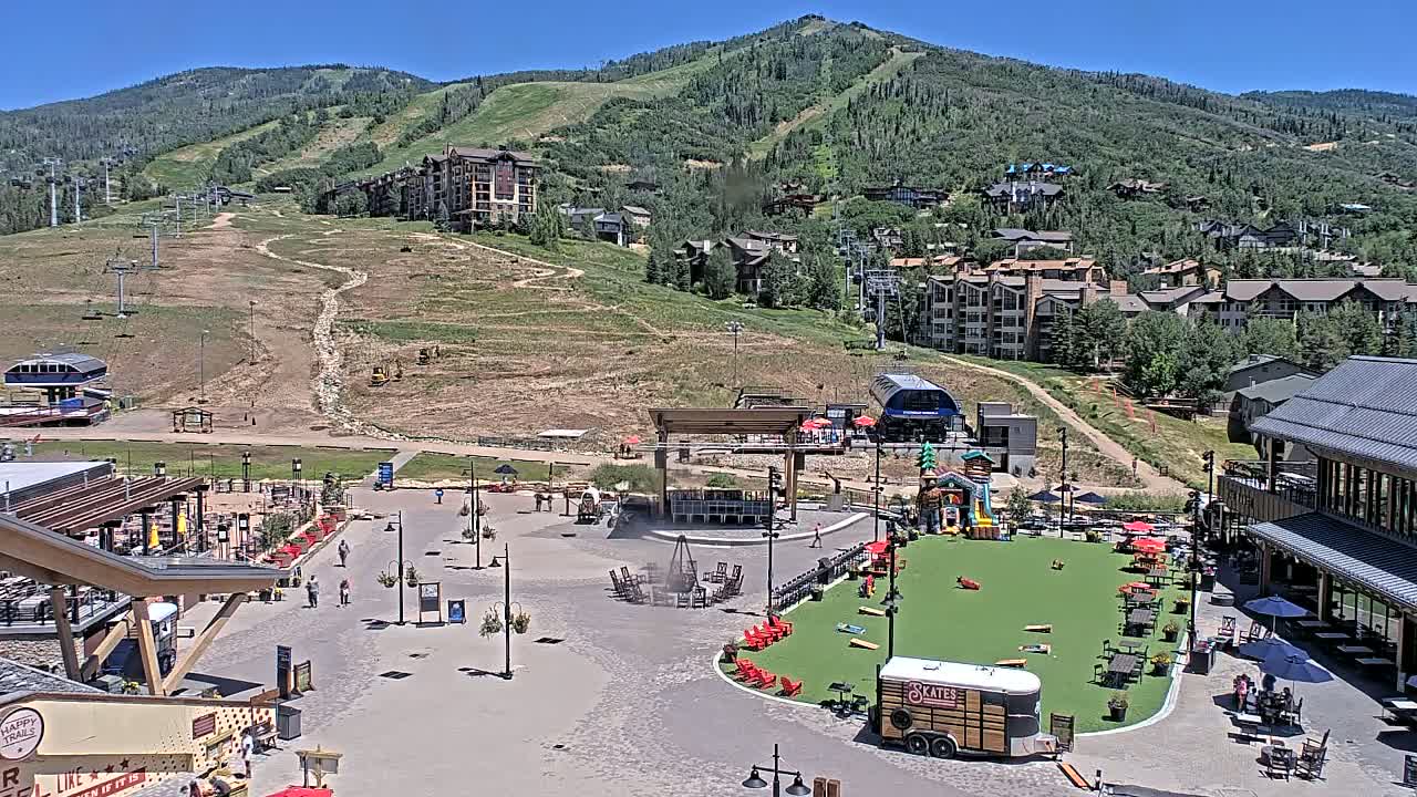 Steamboat Springs Ski Village Square & Ski Slopes Live Cam - Steamboat Springs, Routt County, Colorado, USA