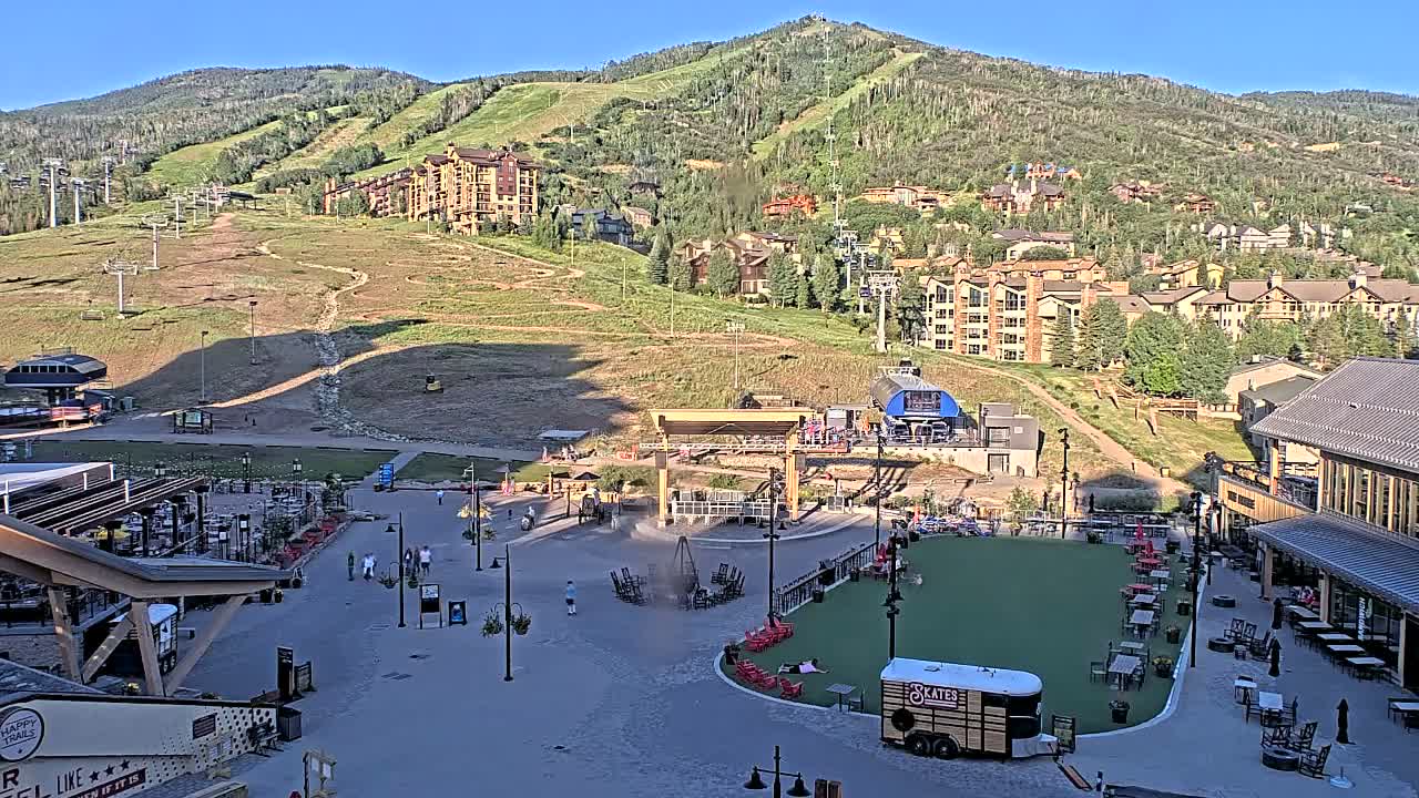 Steamboat Springs Ski Village Square & Ski Slopes Live Cam - Steamboat Springs, Routt County, Colorado, USA