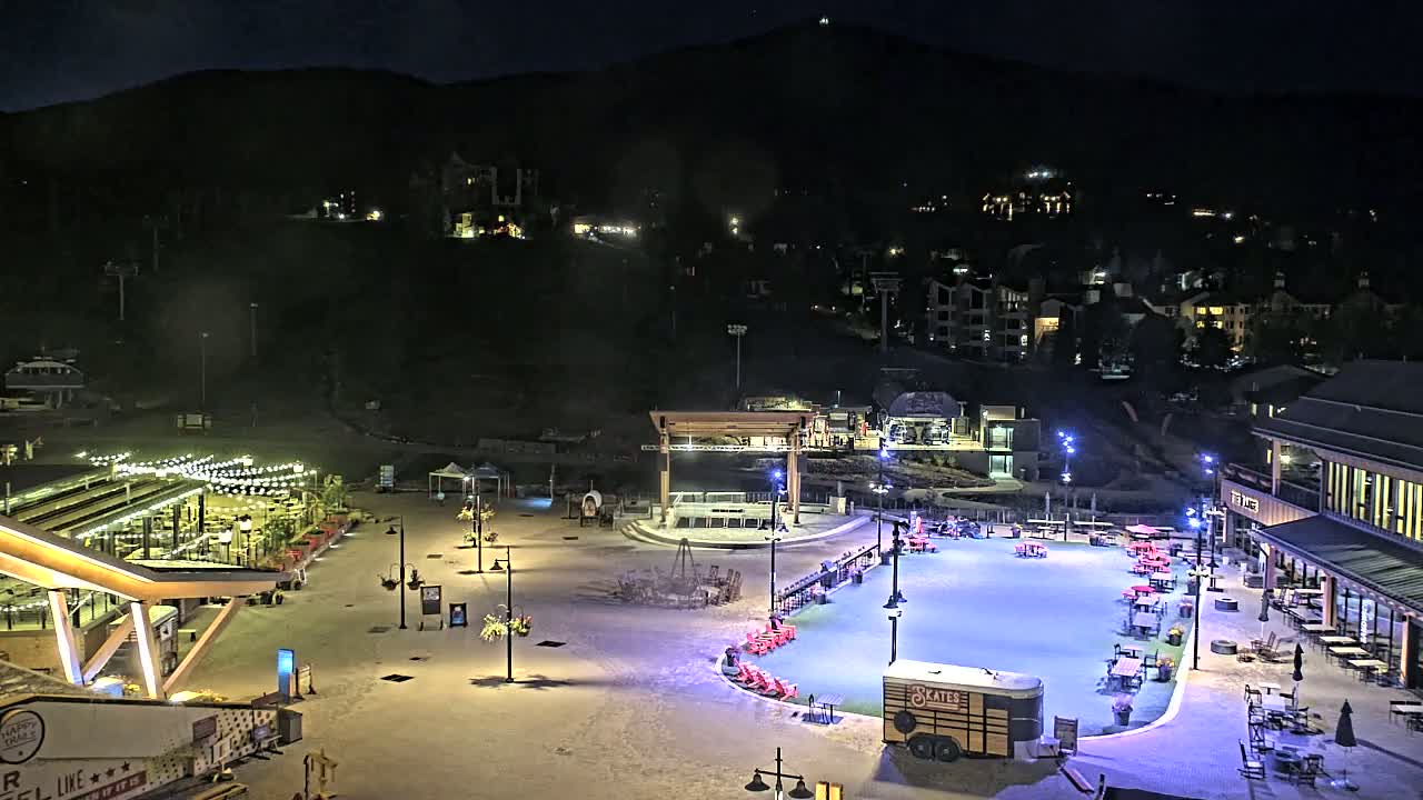 Steamboat Springs Ski Village Square & Ski Slopes Live Cam - Steamboat Springs, Routt County, Colorado, USA