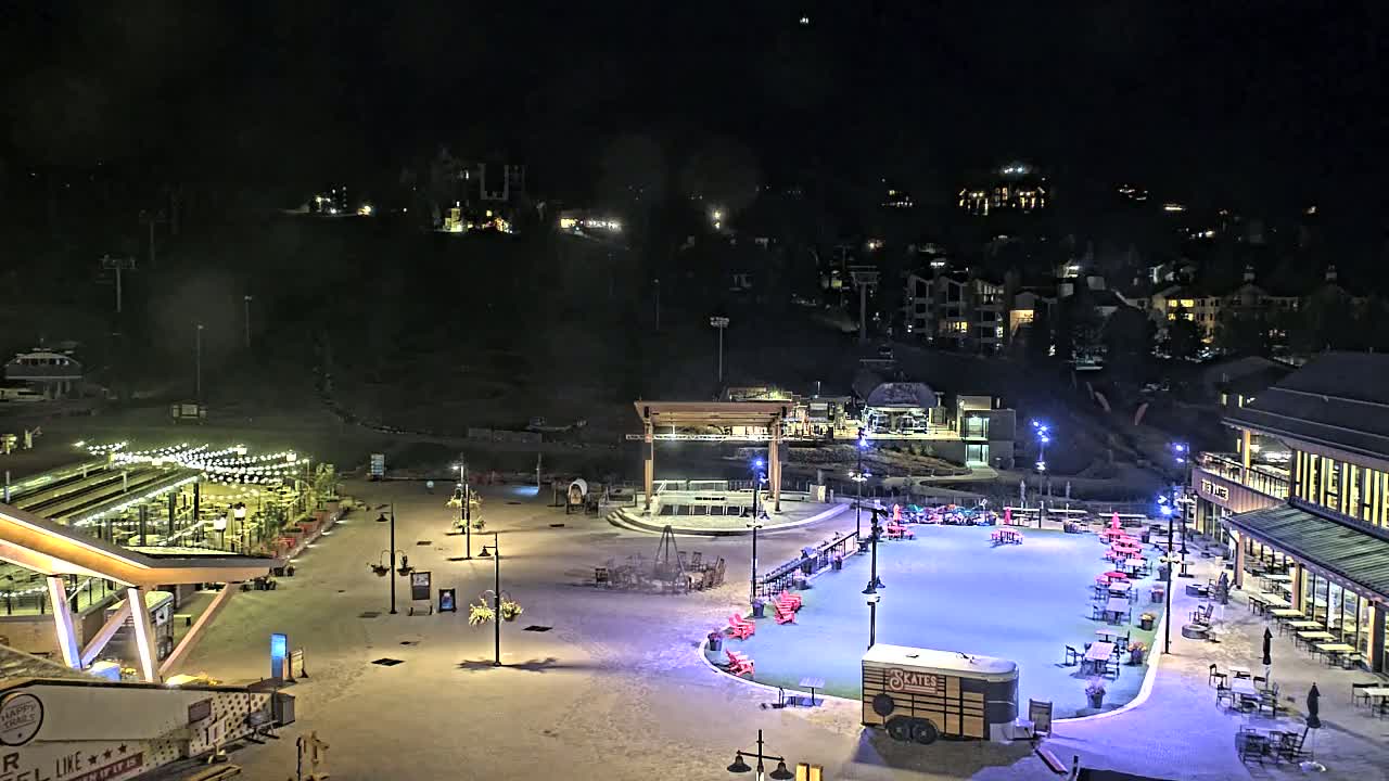 Steamboat Springs Ski Village Square & Ski Slopes Live Cam - Steamboat Springs, Routt County, Colorado, USA