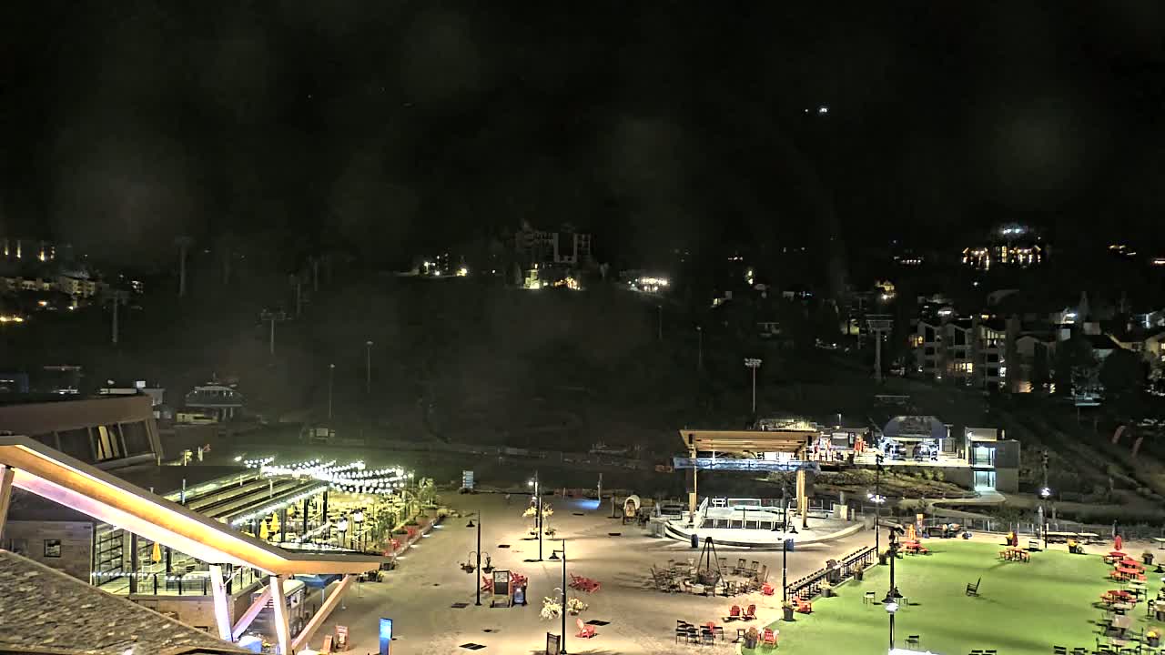 Steamboat Springs Ski Village Square & Ski Slopes Live Cam - Steamboat Springs, Routt County, Colorado, USA