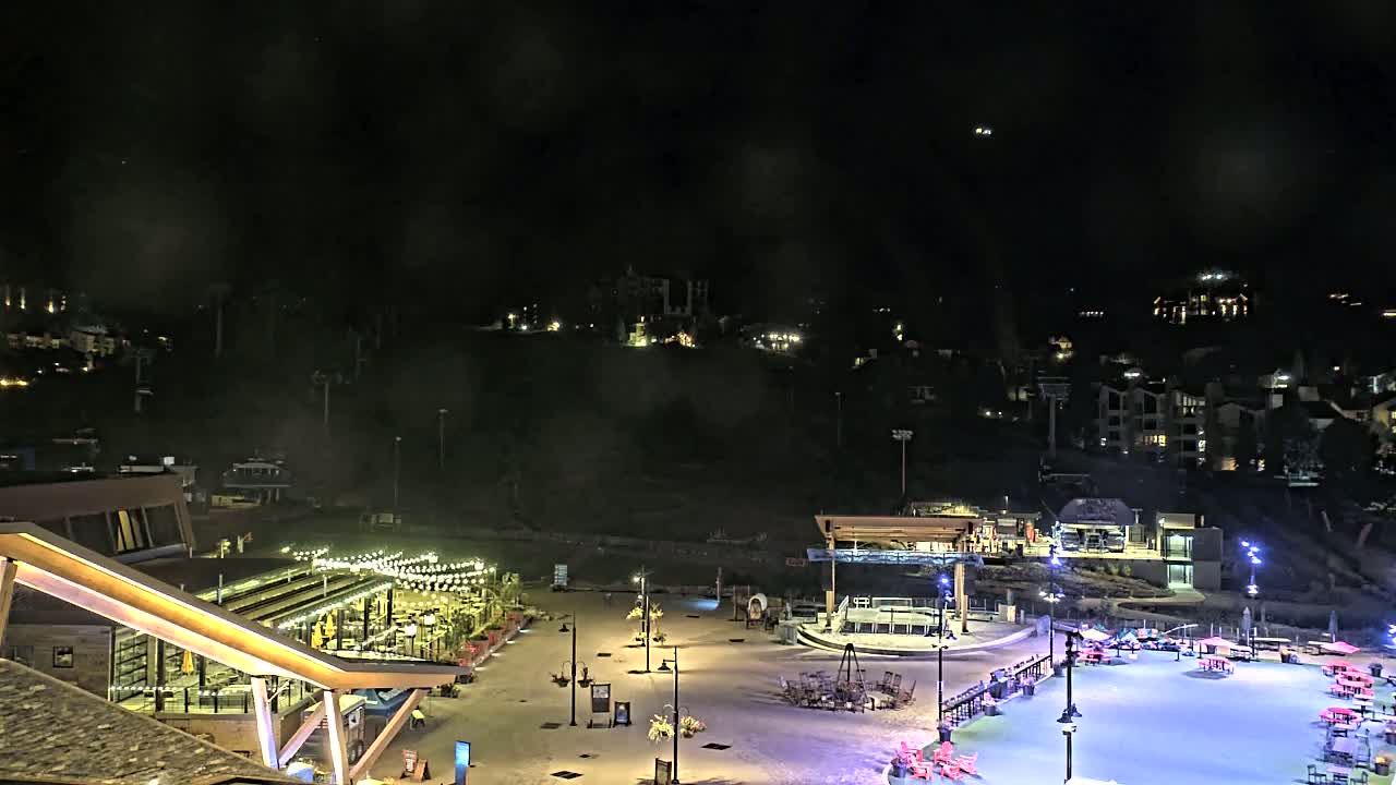 Steamboat Springs Ski Village Square & Ski Slopes Live Cam - Steamboat Springs, Routt County, Colorado, USA