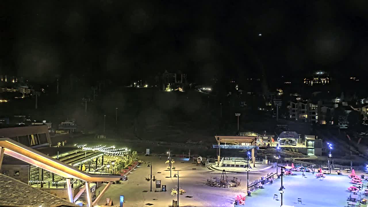 Steamboat Springs Ski Village Square & Ski Slopes Live Cam - Steamboat Springs, Routt County, Colorado, USA