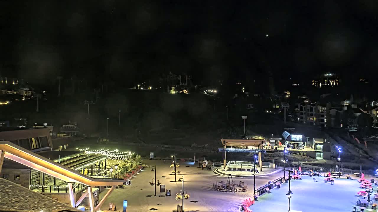Steamboat Springs Ski Village Square & Ski Slopes Live Cam - Steamboat Springs, Routt County, Colorado, USA