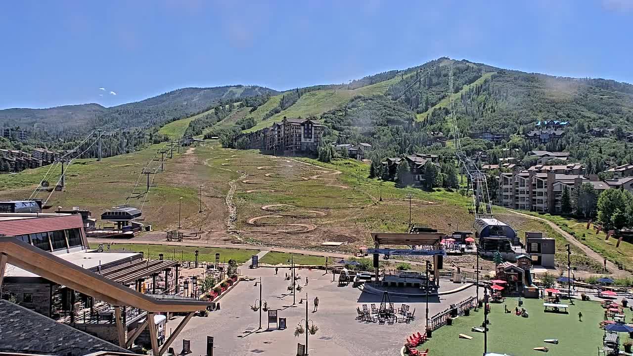Steamboat Springs Ski Village Square & Ski Slopes Live Cam - Steamboat Springs, Routt County, Colorado, USA