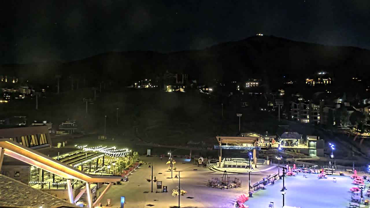 Steamboat Springs Ski Village Square & Ski Slopes Live Cam - Steamboat Springs, Routt County, Colorado, USA