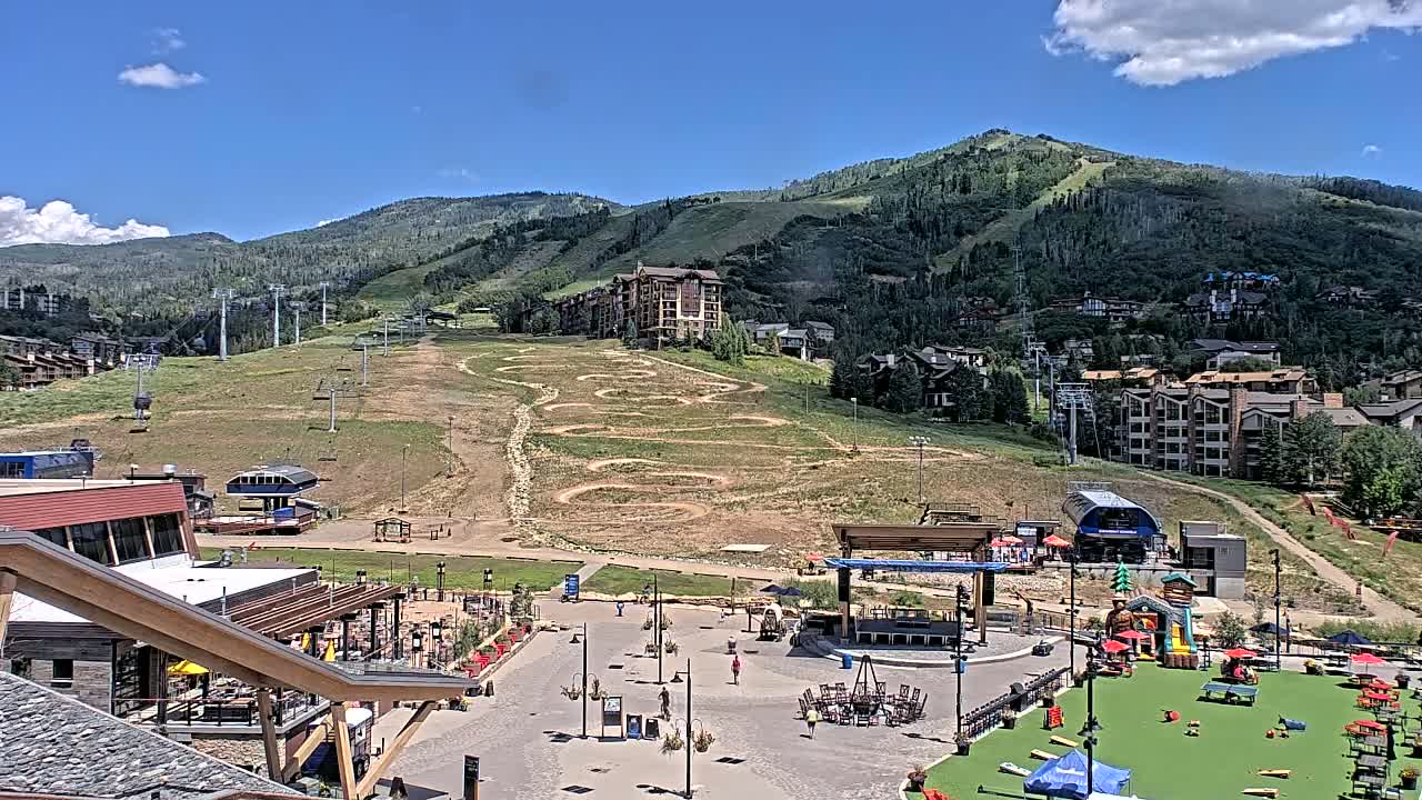 Steamboat Springs Ski Village Square & Ski Slopes Live Cam - Steamboat Springs, Routt County, Colorado, USA