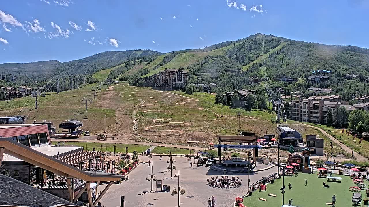 Steamboat Springs Ski Village Square & Ski Slopes Live Cam - Steamboat Springs, Routt County, Colorado, USA