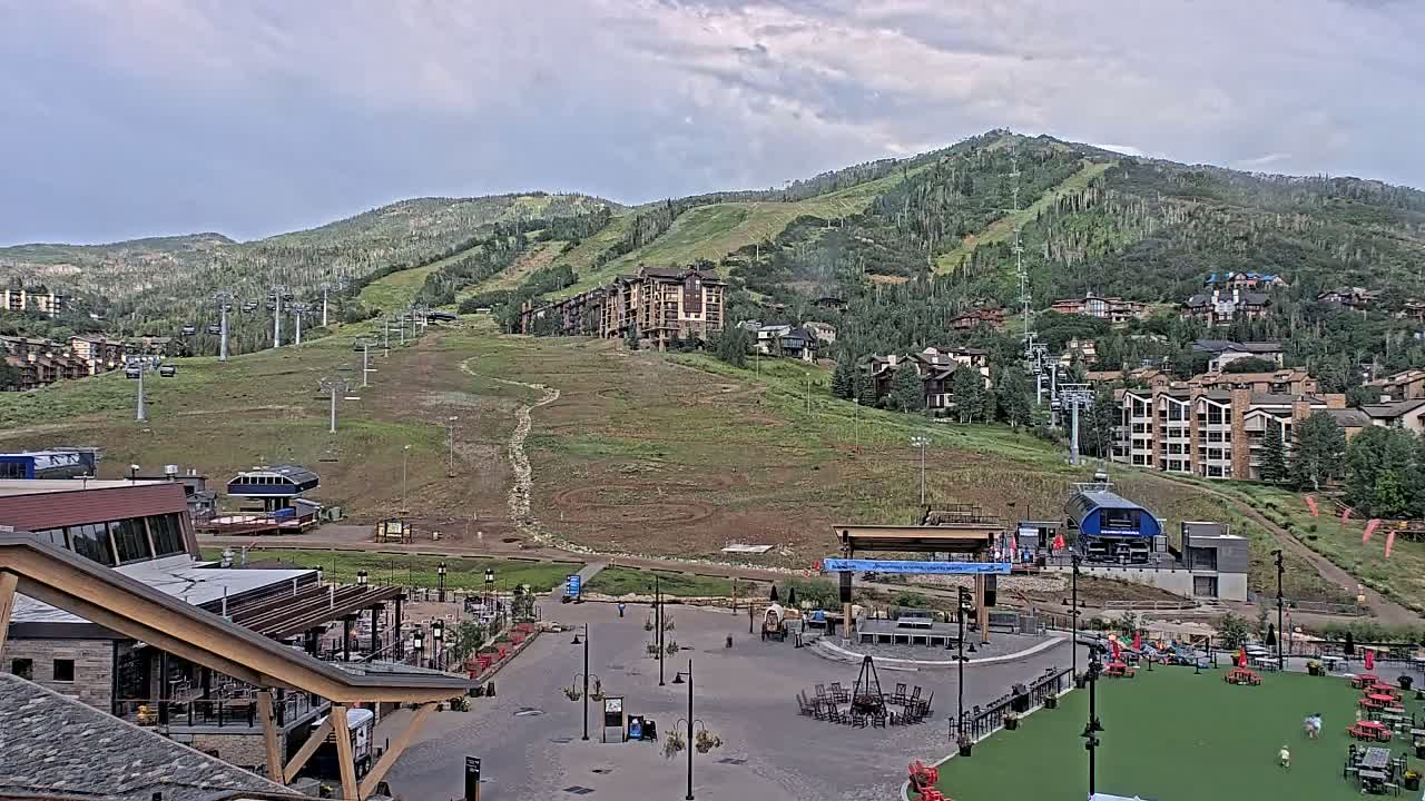 Steamboat Springs Ski Village Square & Ski Slopes Live Cam - Steamboat Springs, Routt County, Colorado, USA