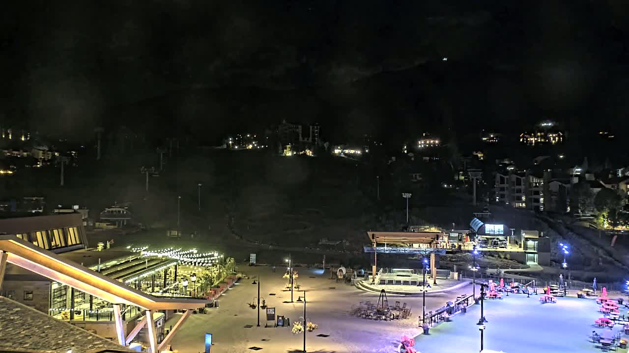 Steamboat Springs Ski Village Square & Ski Slopes Live Cam - Steamboat Springs, Routt County, Colorado, USA