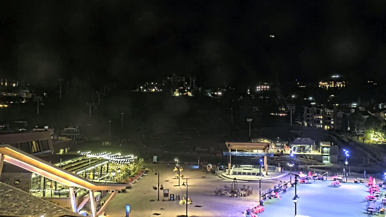 Steamboat Springs Ski Village Square & Ski Slopes Live Cam - Steamboat Springs, Routt County, Colorado, USA