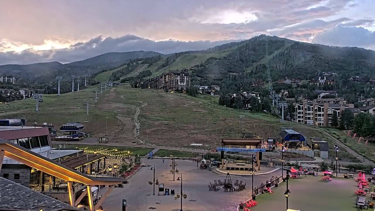 Steamboat Springs Ski Village Square & Ski Slopes Live Cam - Steamboat Springs, Routt County, Colorado, USA