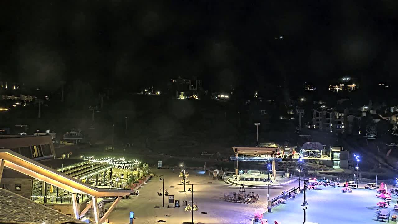 Steamboat Springs Ski Village Square & Ski Slopes Live Cam - Steamboat Springs, Routt County, Colorado, USA