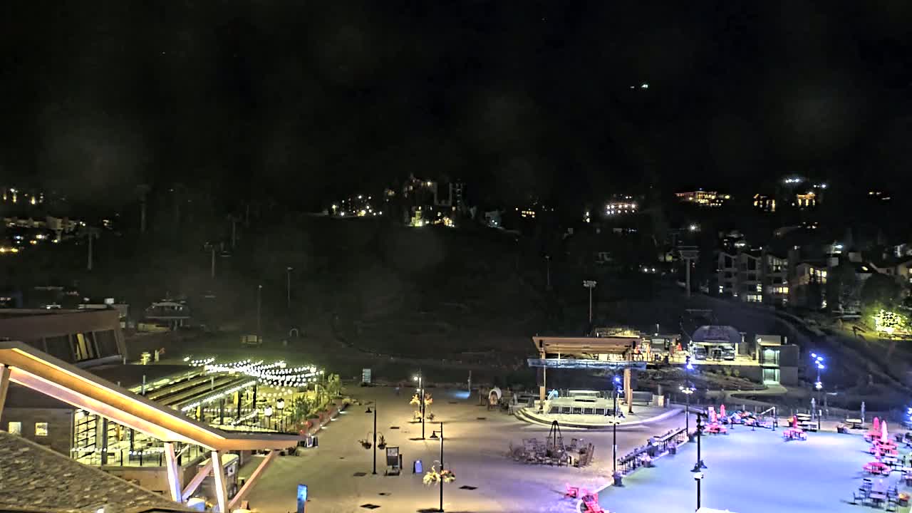 Steamboat Springs Ski Village Square & Ski Slopes Live Cam - Steamboat Springs, Routt County, Colorado, USA