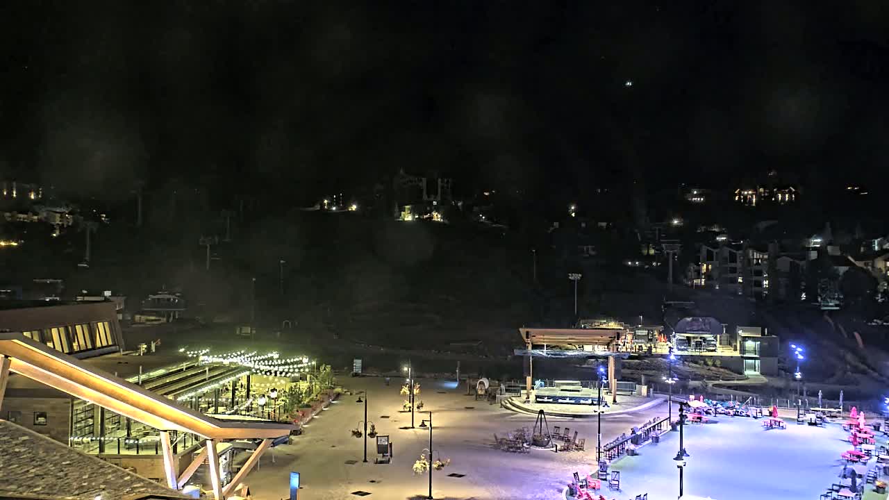 Steamboat Springs Ski Village Square & Ski Slopes Live Cam - Steamboat Springs, Routt County, Colorado, USA