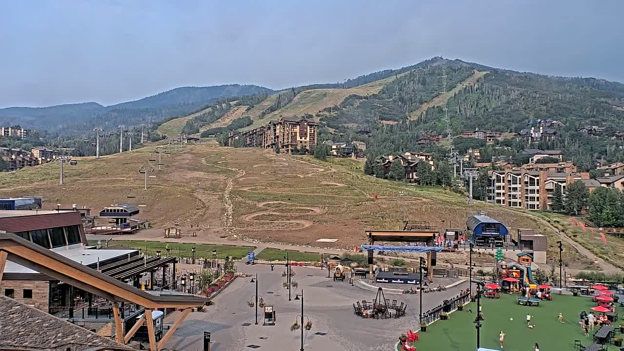 Steamboat Springs Ski Village Square & Ski Slopes Live Cam - Steamboat Springs, Routt County, Colorado, USA