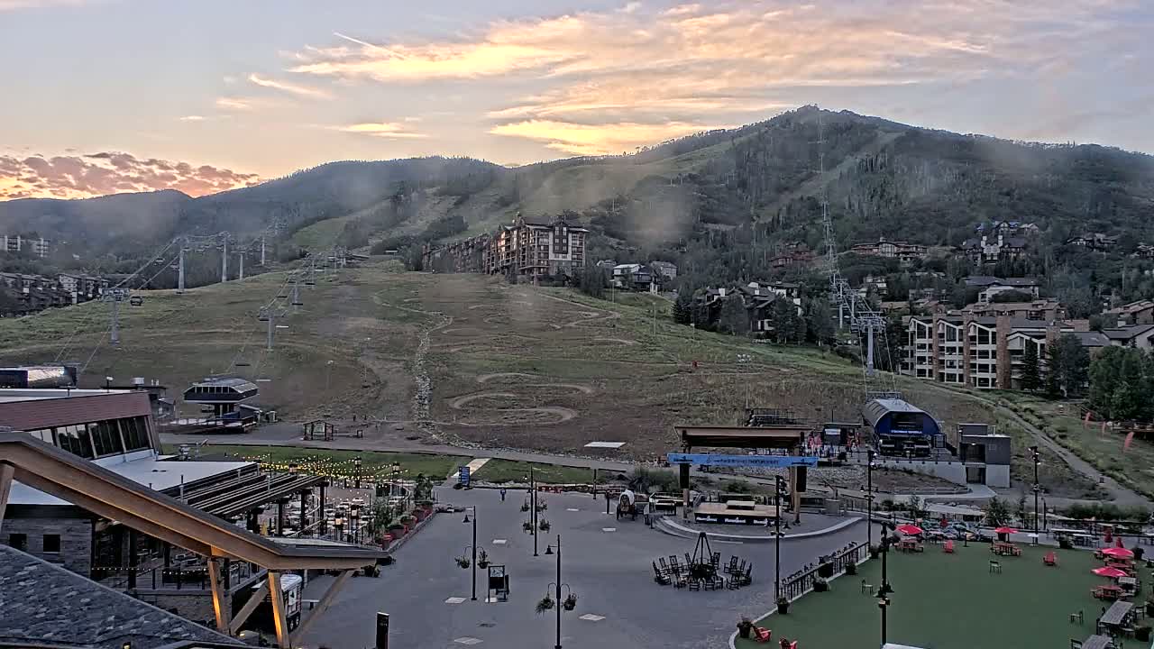 Steamboat Springs Ski Village Square & Ski Slopes Live Cam - Steamboat Springs, Routt County, Colorado, USA