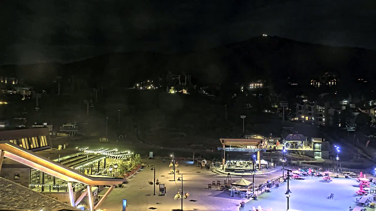 Steamboat Springs Ski Village Square & Ski Slopes Live Cam - Steamboat Springs, Routt County, Colorado, USA