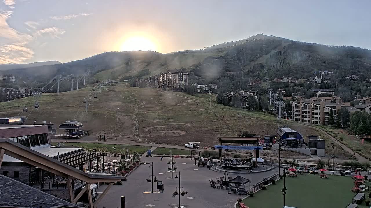 Steamboat Springs Ski Village Square & Ski Slopes Live Cam - Steamboat Springs, Routt County, Colorado, USA