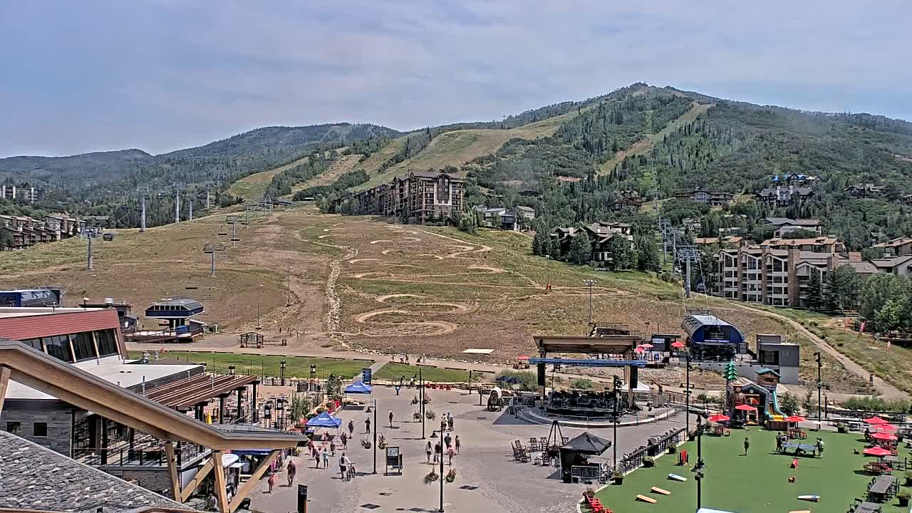 Steamboat Springs Ski Village Square & Ski Slopes Live Cam - Steamboat Springs, Routt County, Colorado, USA