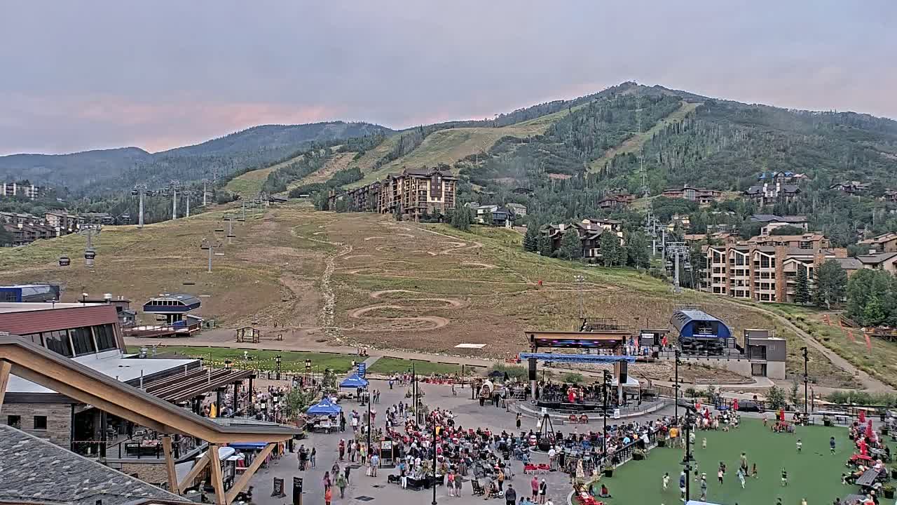 Steamboat Springs Ski Village Square & Ski Slopes Live Cam - Steamboat Springs, Routt County, Colorado, USA