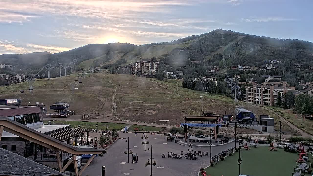 Steamboat Springs Ski Village Square & Ski Slopes Live Cam - Steamboat Springs, Routt County, Colorado, USA