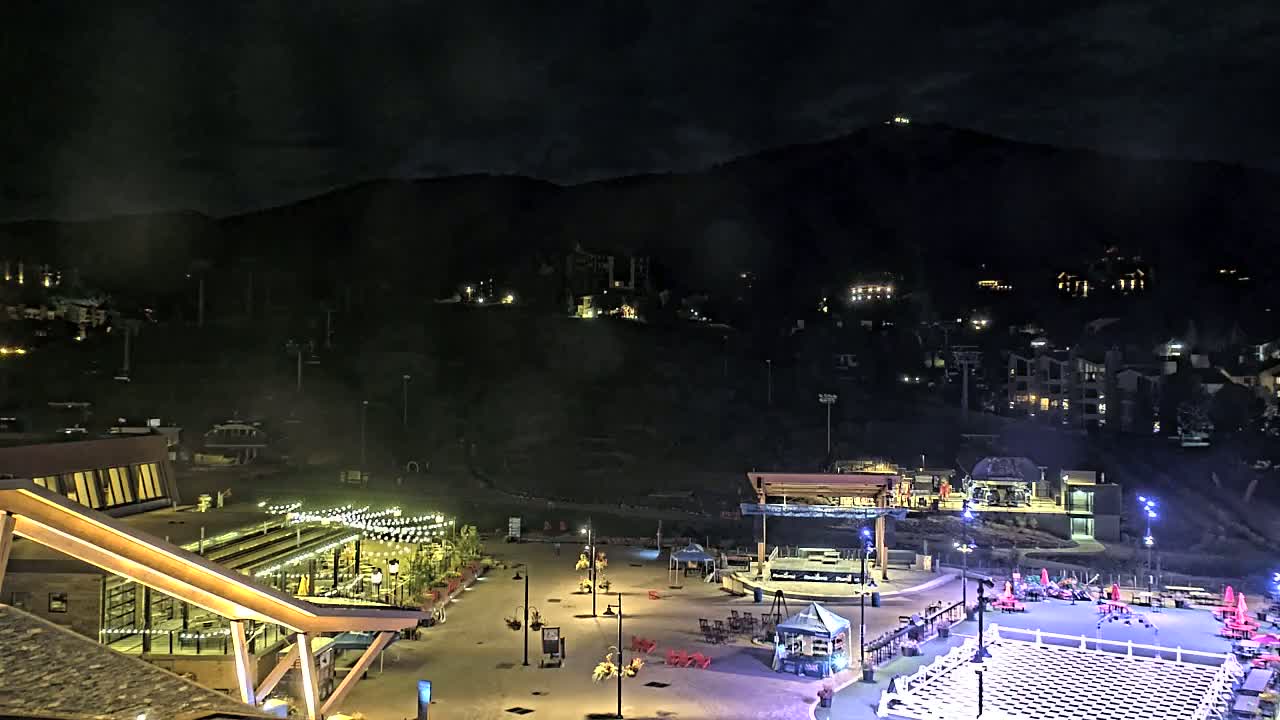Steamboat Springs Ski Village Square & Ski Slopes Live Cam - Steamboat Springs, Routt County, Colorado, USA