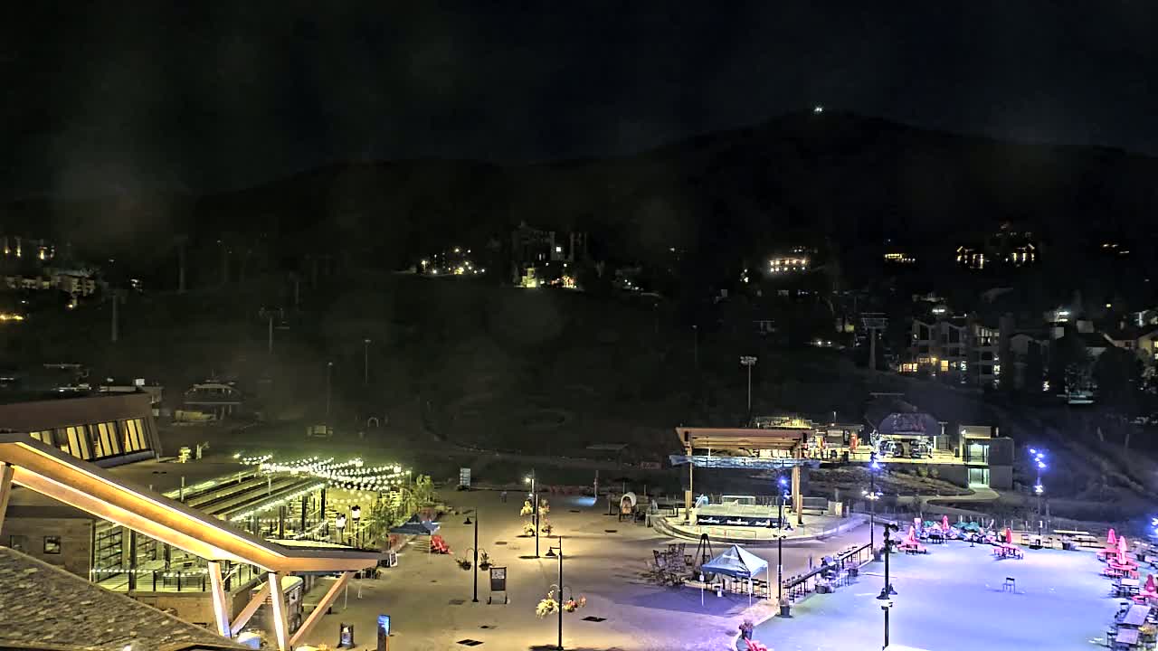 Steamboat Springs Ski Village Square & Ski Slopes Live Cam - Steamboat Springs, Routt County, Colorado, USA
