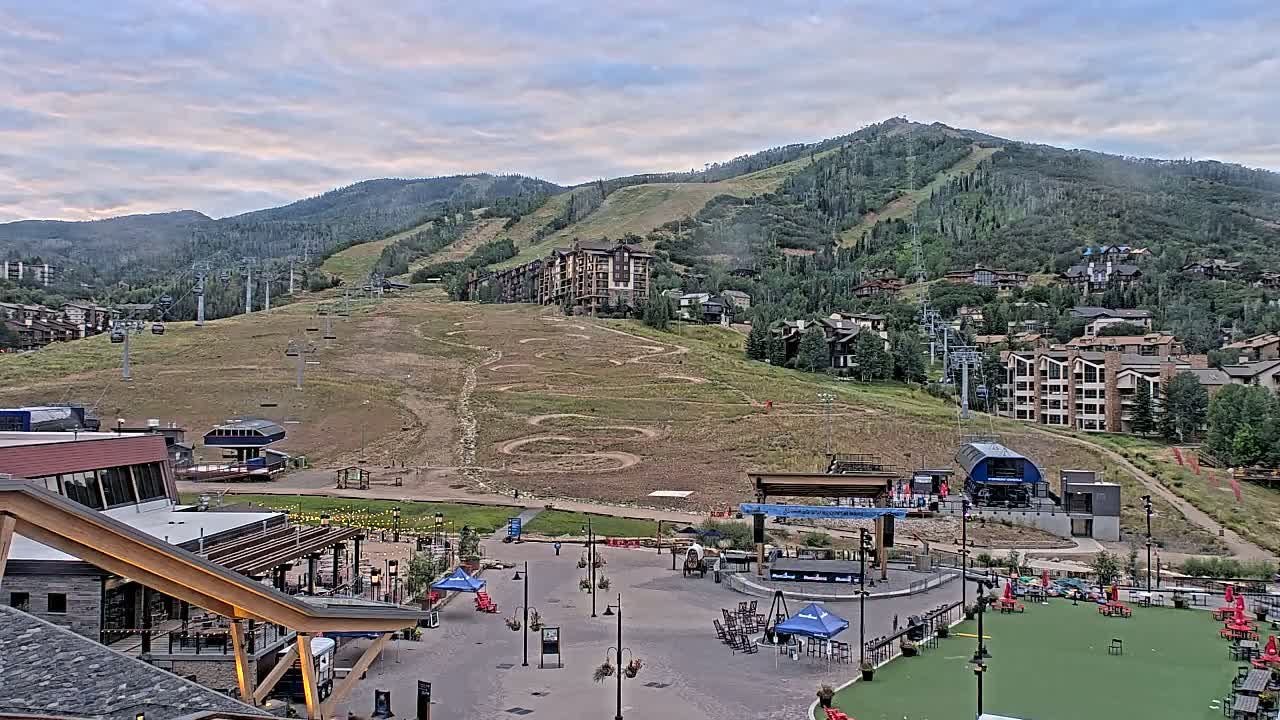 Steamboat Springs Ski Village Square & Ski Slopes Live Cam - Steamboat Springs, Routt County, Colorado, USA
