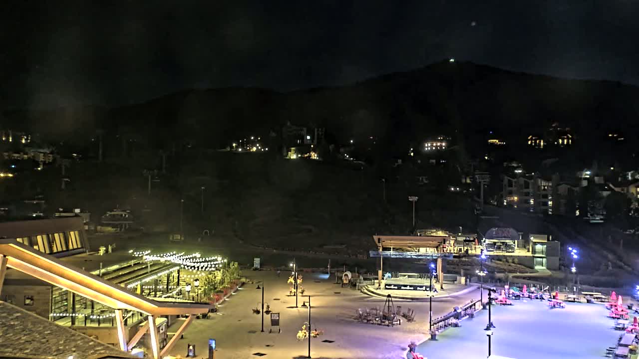 Steamboat Springs Ski Village Square & Ski Slopes Live Cam - Steamboat Springs, Routt County, Colorado, USA
