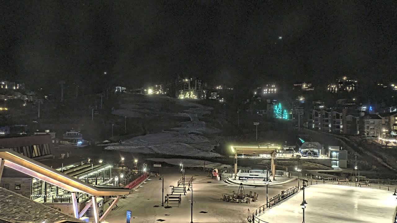 Steamboat Springs Ski Village Square & Ski Slopes Live Cam - Steamboat Springs, Routt County, Colorado, USA