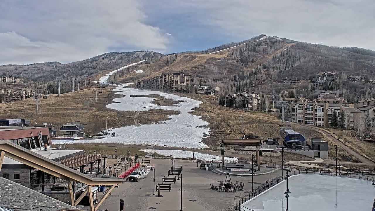 Steamboat Springs Ski Village Square & Ski Slopes Live Cam - Steamboat Springs, Routt County, Colorado, USA