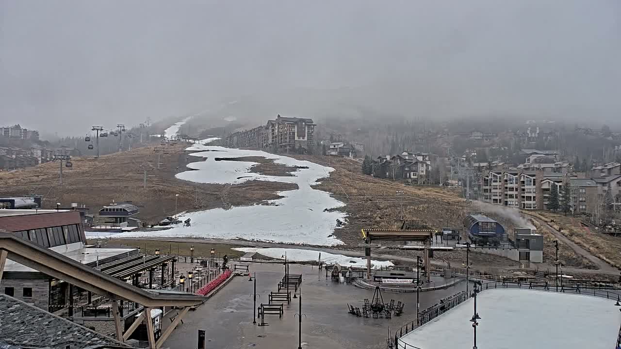 Steamboat Springs Ski Village Square & Ski Slopes Live Cam - Steamboat Springs, Routt County, Colorado, USA